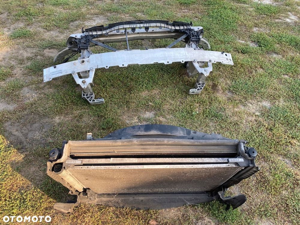 MERCEDES 205 kompletny pas przedni - 2