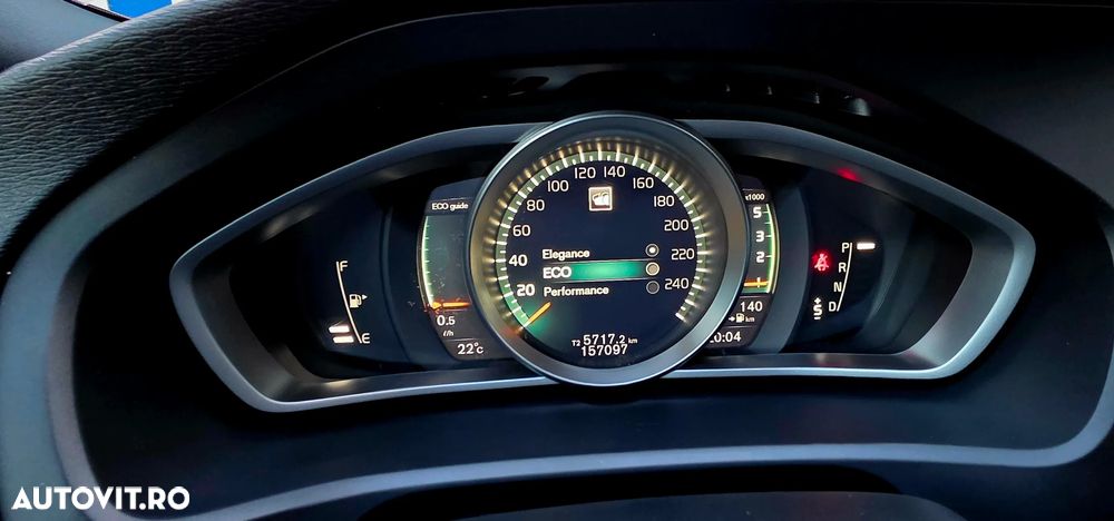 Volvo V40 D3 Geartronic RDesign - 20