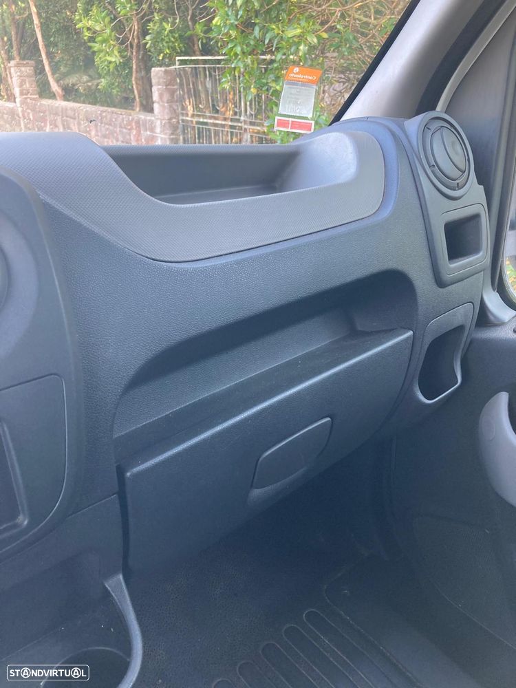 Nissan NV400 2.3DCI L2H2 (versus Renault Master) - 36