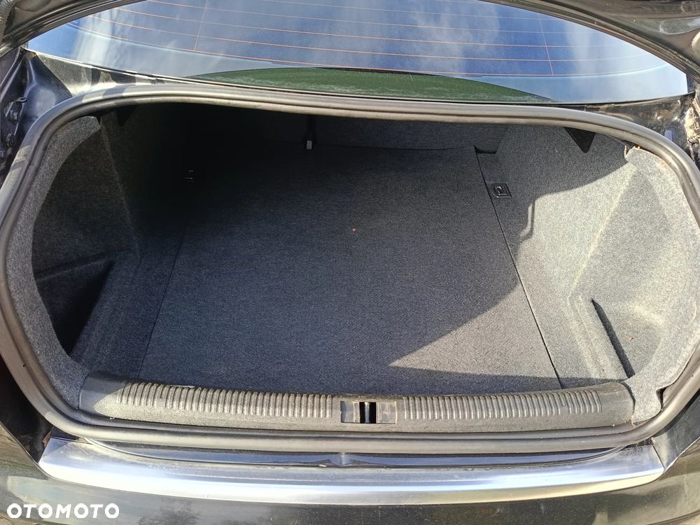 Audi A4 Limousine - 12