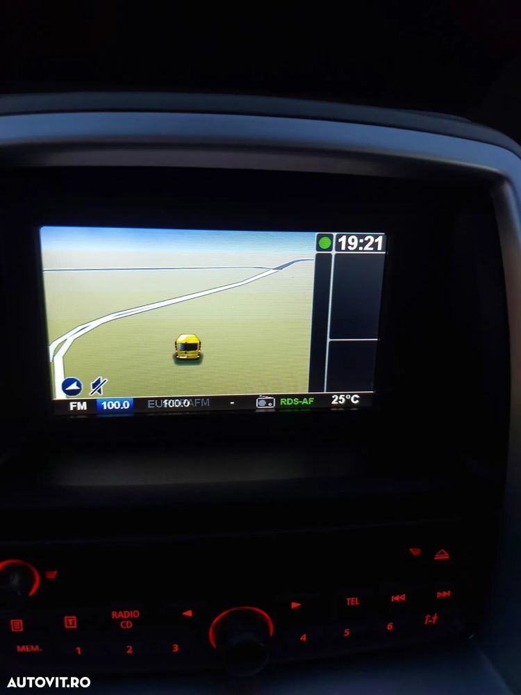 Renault Trafic - 16