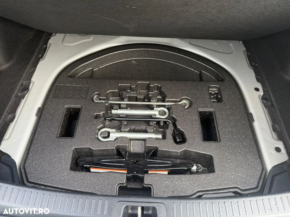 Toyota Corolla Sedan 1.8 HSD Exclusive - 25