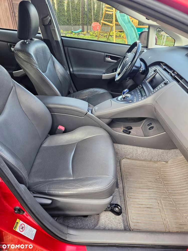 Toyota Prius (Hybrid) Executive - 10