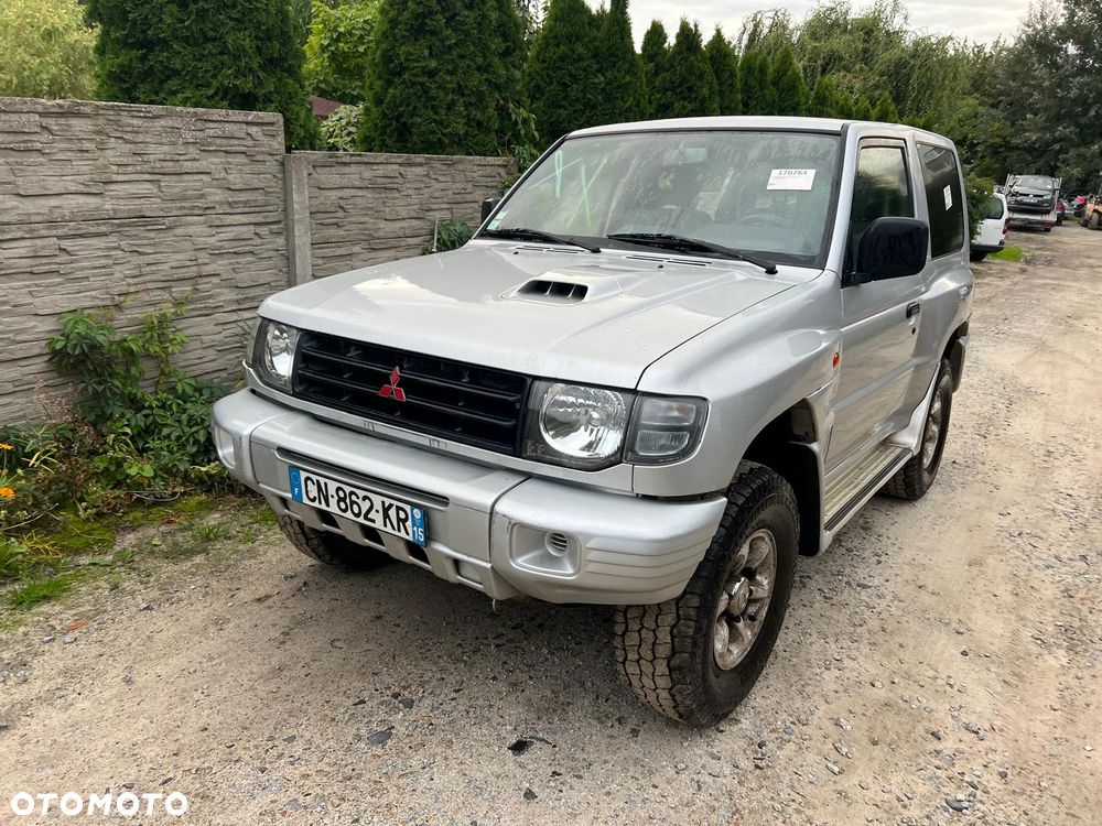 Mitsubishi Pajero - 1