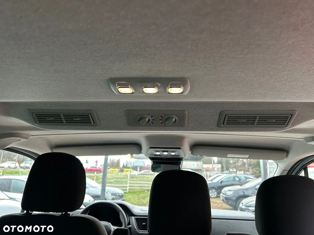 Renault Trafic 2.0 dCi - 13