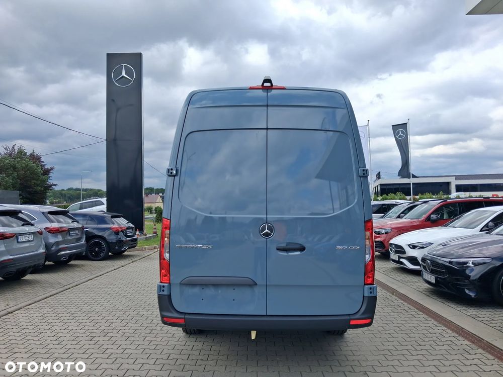 Mercedes-Benz Sprinter - 8