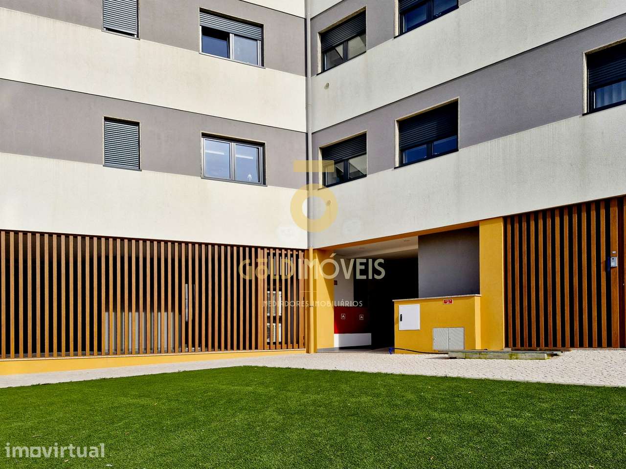 Apartamento T2+1 Venda em Oliveira de Azeméis, Santiago de Riba-Ul, Ul - Grande imagem: 3/29