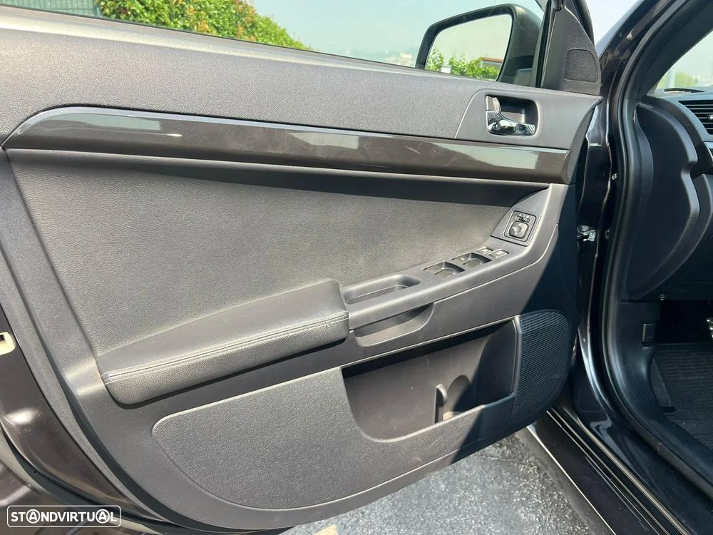 Mitsubishi Lancer Evolution IX 2.0 MR TC-SST - 15