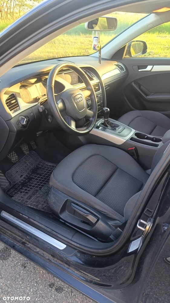 Audi A4 Limousine - 13