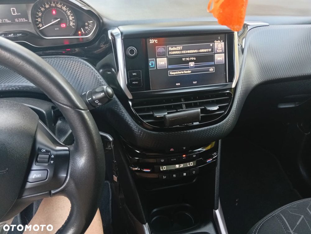 Peugeot 2008 1.2 Pure Tech Active S&S - 9