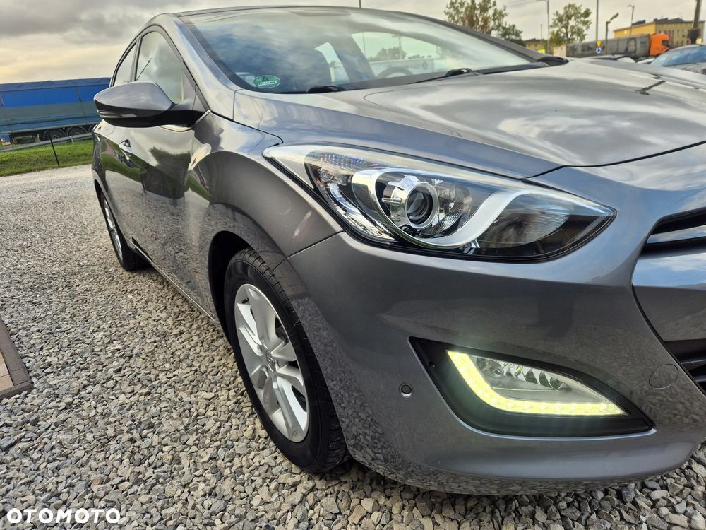 Hyundai i30 1.4 Intro Edition - 4