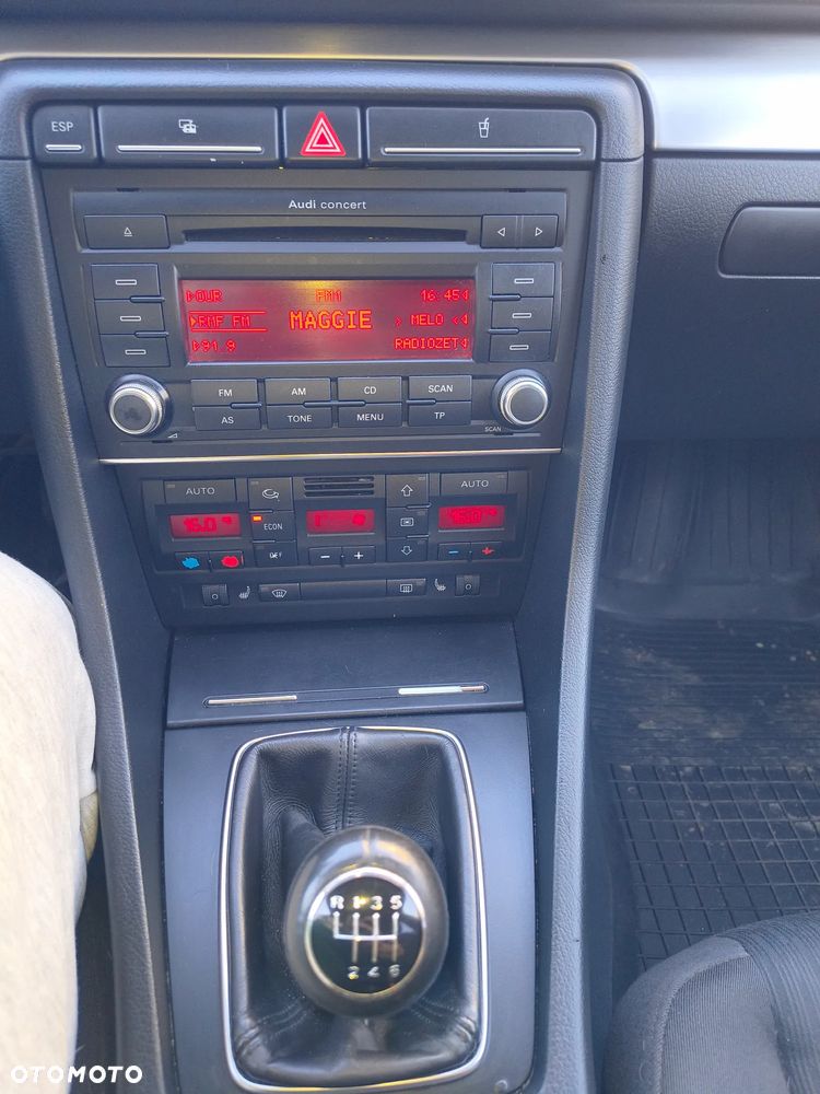 Audi A4 Avant 2.0 TDI DPF - 10