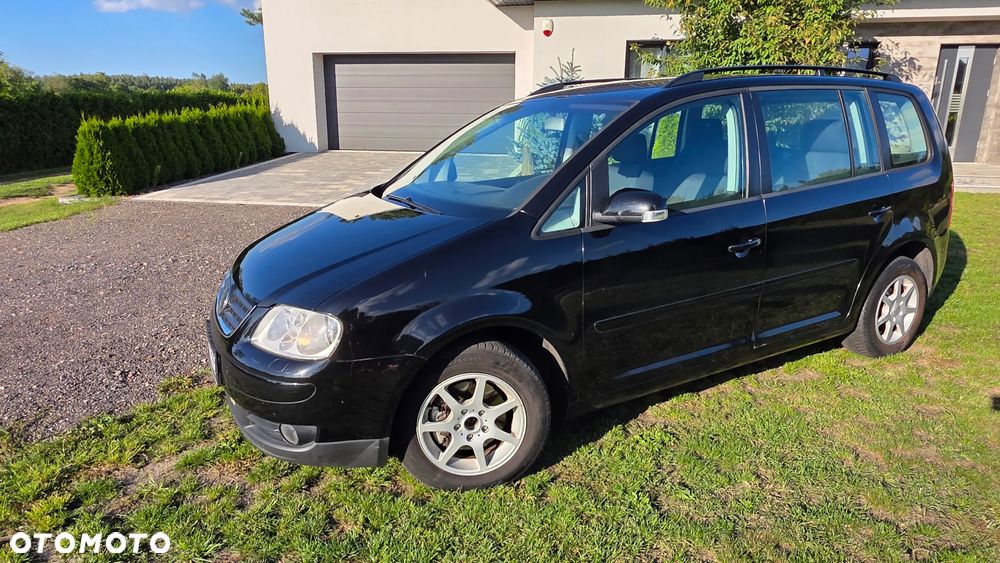Volkswagen Touran 1.9 TDI Conceptline - 9