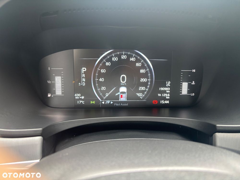 Volvo V90 D5 AWD Momentum - 23