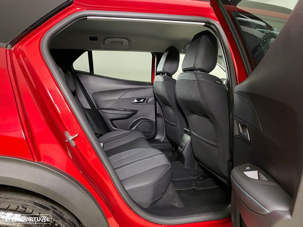 Peugeot 2008 1.2 PureTech Allure Pack EAT8 - 17