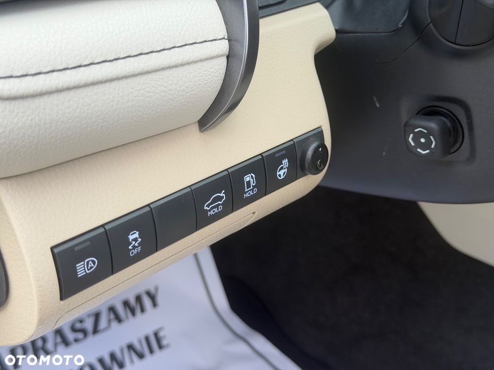 Toyota Camry 2.5 Hybrid Executive CVT - 24