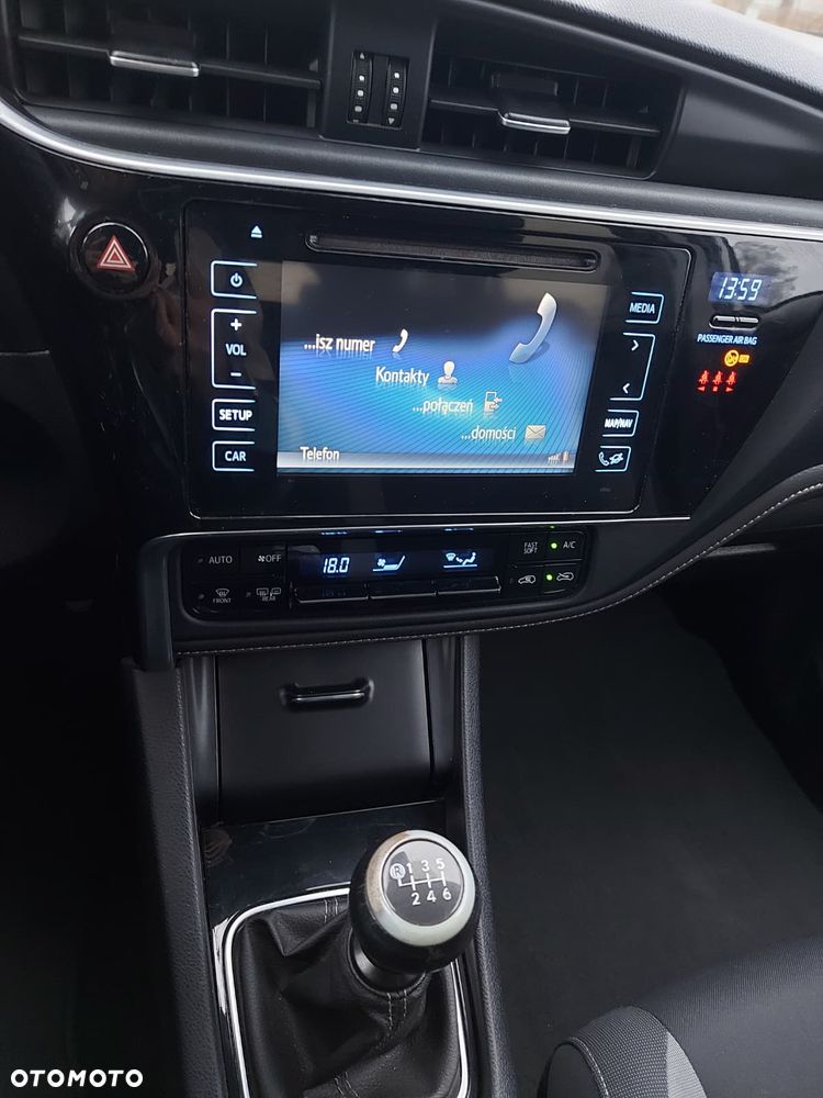 Toyota Auris 1.6 D-4D Premium - 11