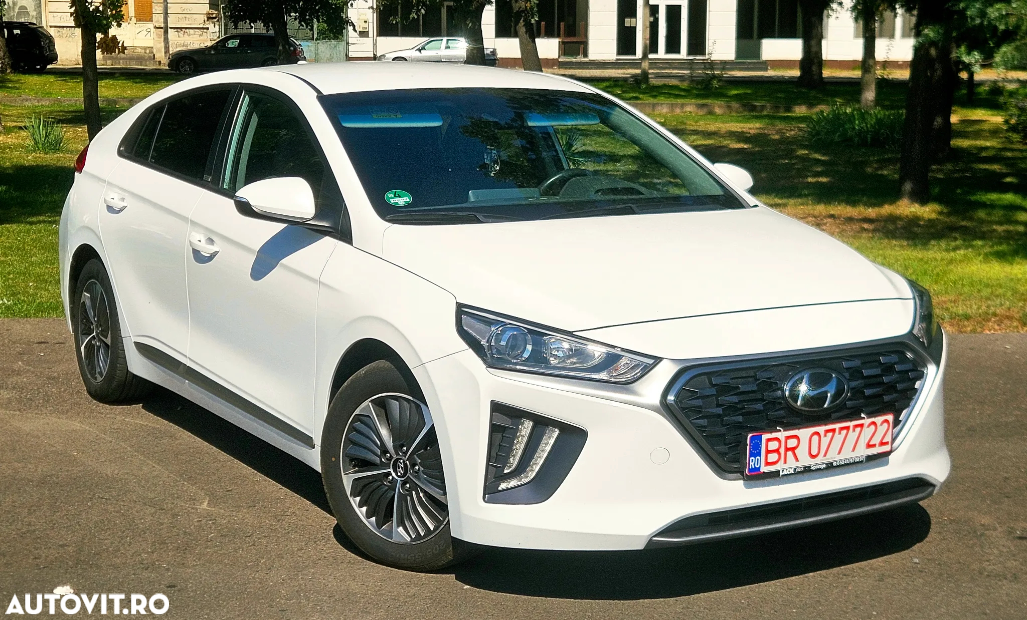 Hyundai IONIQ - 14