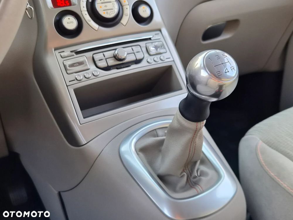 Citroën C3 Picasso 1.6i Exclusive - 27