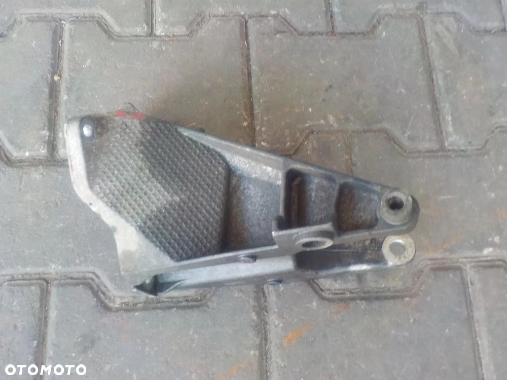 VW T5 2.0 TDI ŁAPA UCHWYT SILNIKA 7E0199343 - 2