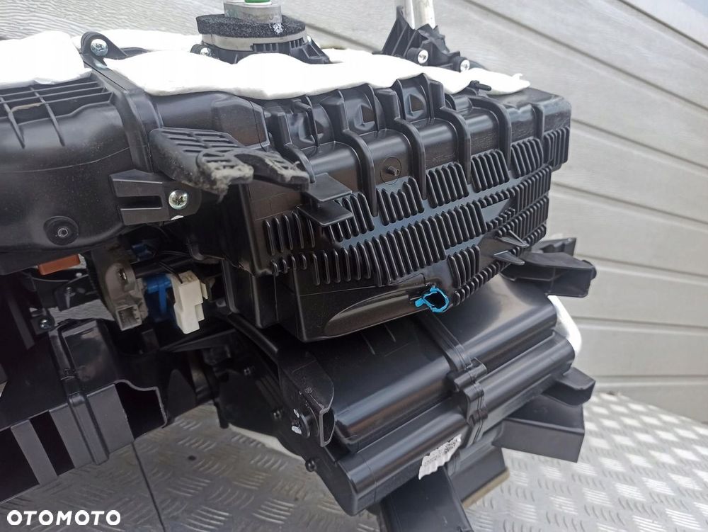 KIA CEED III LIFT NAGRZEWNICA EUROPA KOMPLETNA 2023R 97200-J7130 - 6