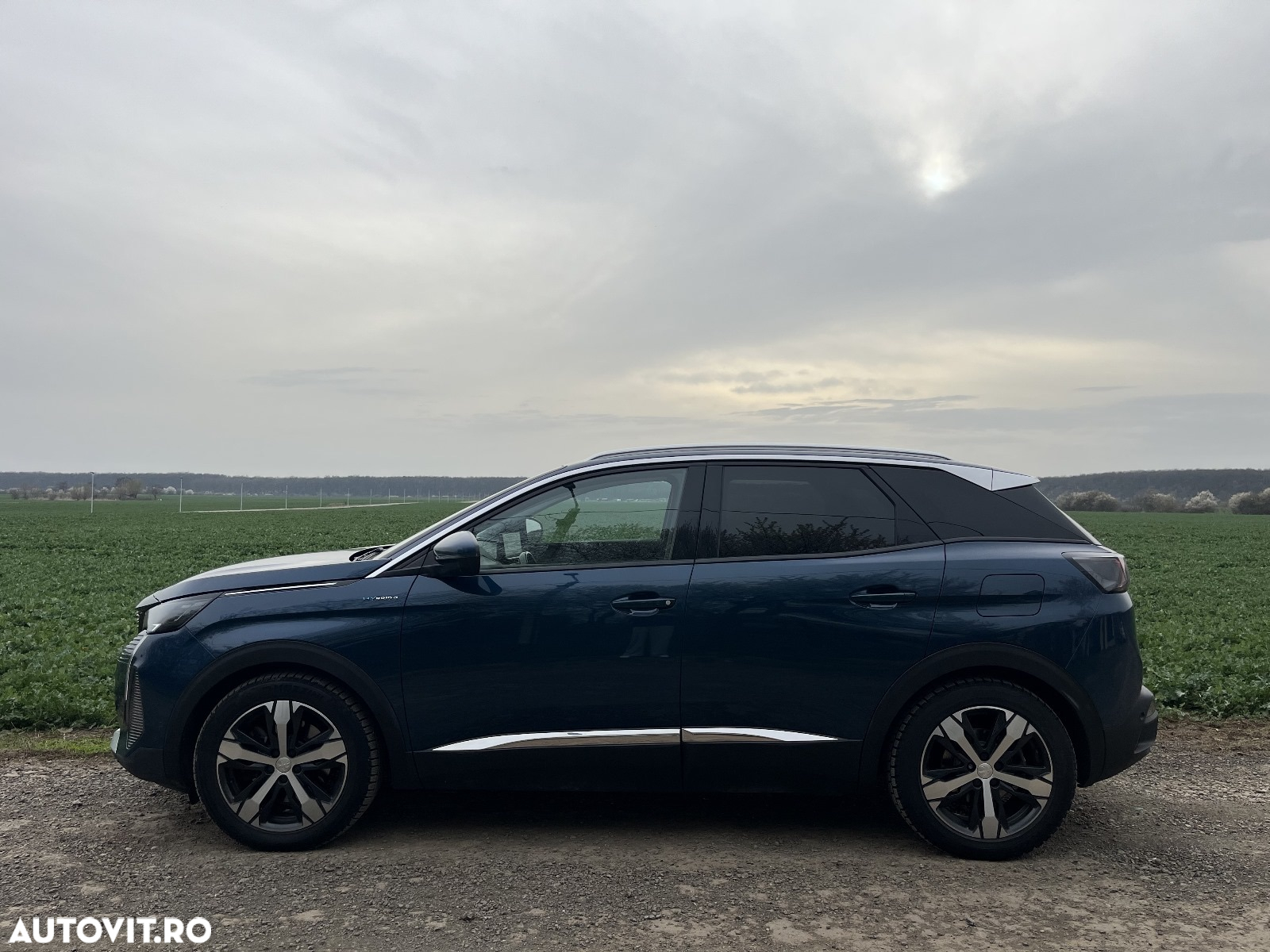 Peugeot 3008 Hybrid4 300 e-EAT8 Allure - 4