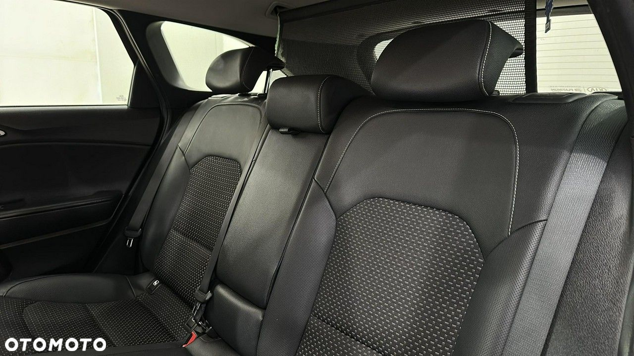 Kia Ceed 1.4 T-GDI L Business Line - 12