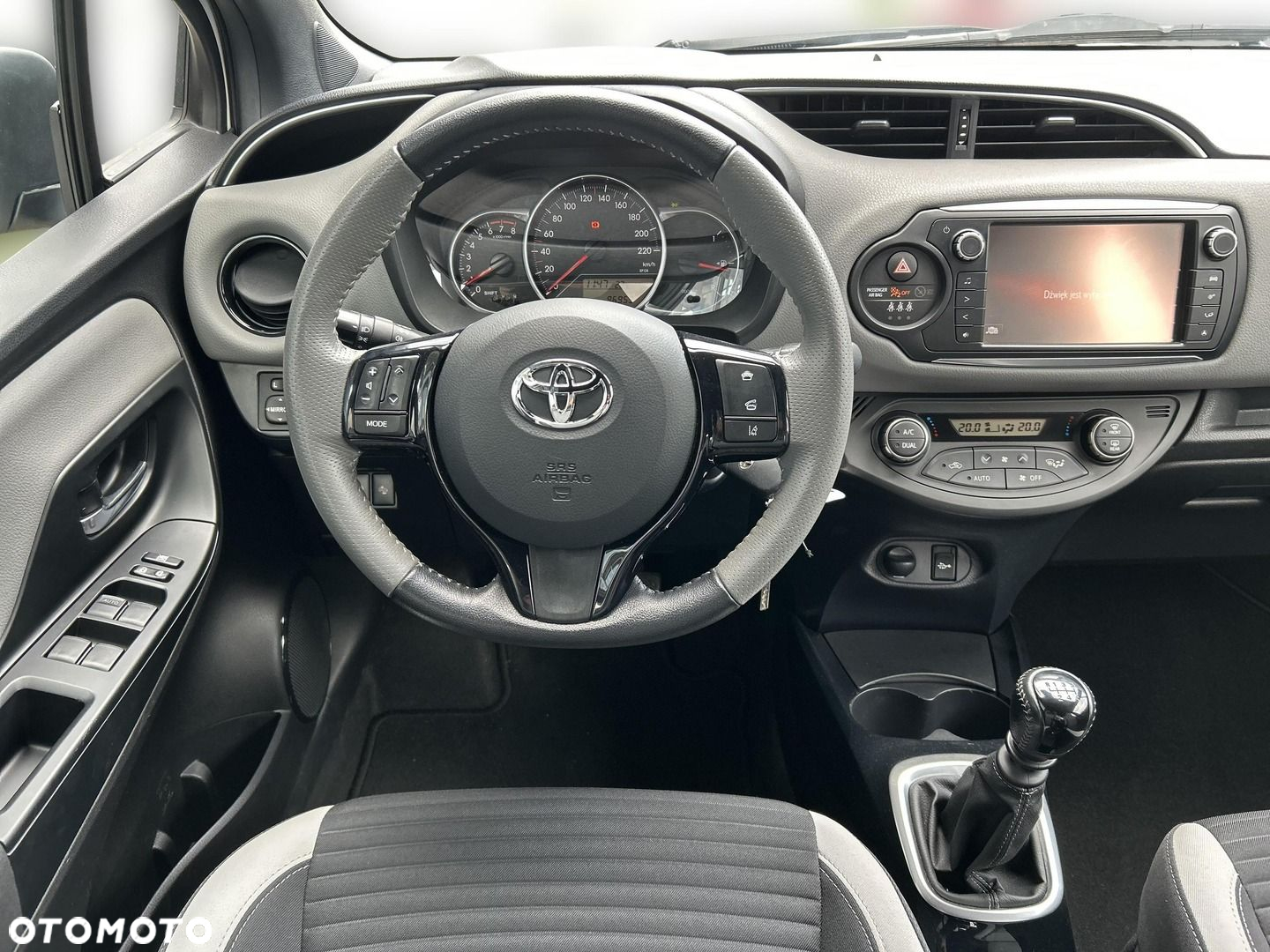 Toyota Yaris 1.33 Selection Pure - 12