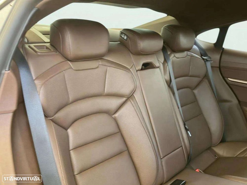 Porsche Taycan 4S - 15