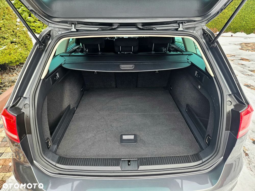 Volkswagen Passat 2.0 TDI DSG (BlueMotion Technology) Comfortline - 31