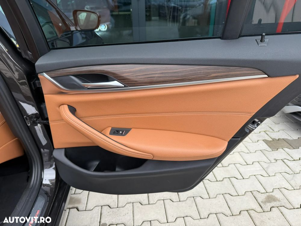 BMW Seria 5 520d Aut. Luxury Line - 24