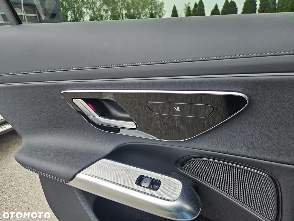Mercedes-Benz Klasa E 200 mHEV 4-Matic AMG 9G-Tronic - 33
