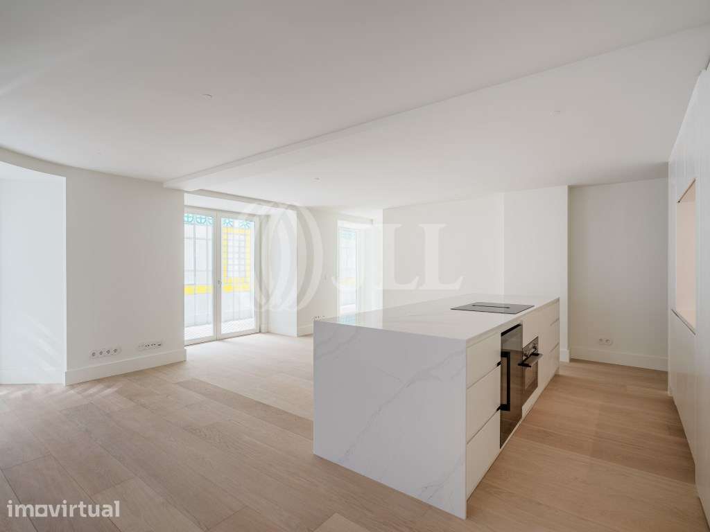 Apartamento T2 com garagem, na Avenida da Liberdade - Grande imagem: 3/19