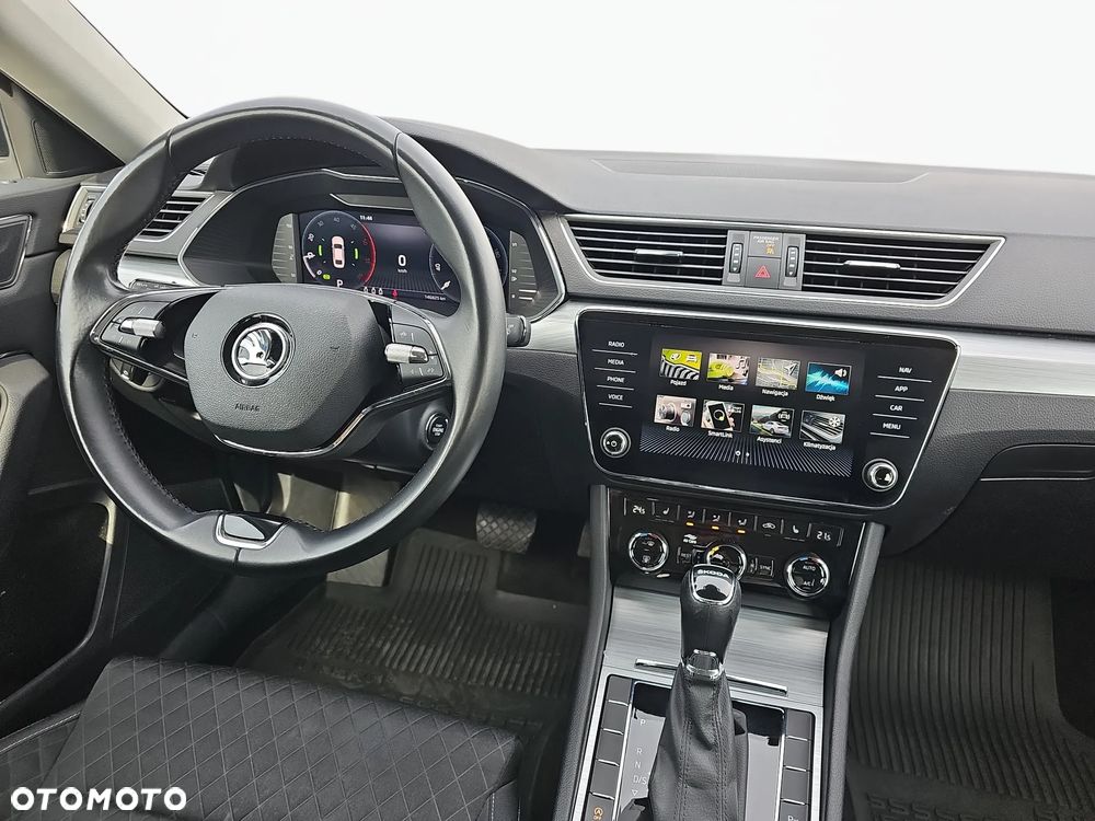 Skoda Superb 2.0 TDI SCR Ambition DSG - 17