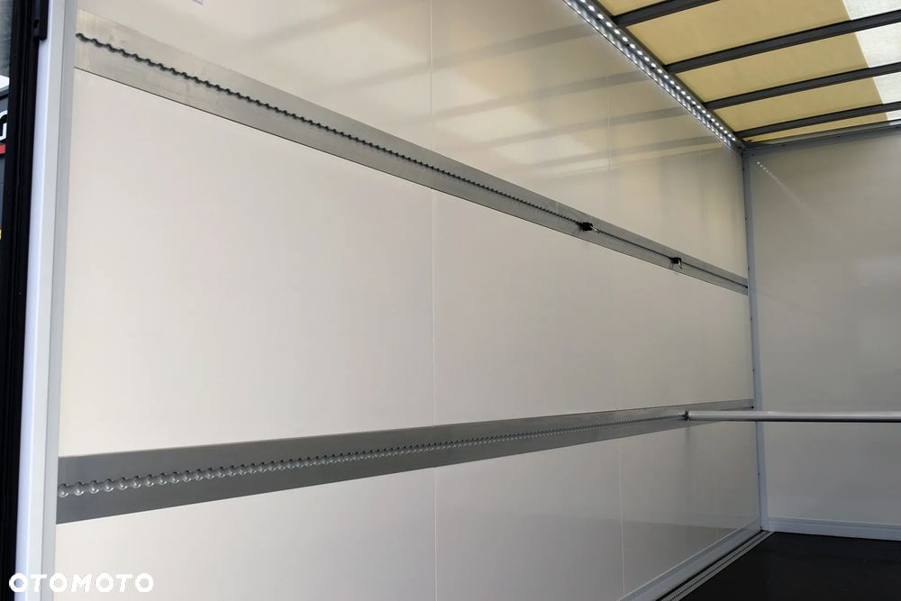 Mercedes-Benz Sprinter 319 - 15