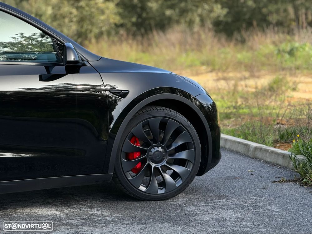 Tesla Model Y Performance Dual Motor AWD - 10