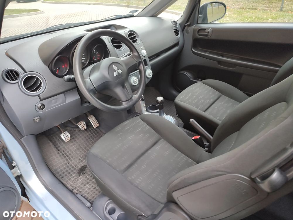 Mitsubishi Colt 1.1 - 8
