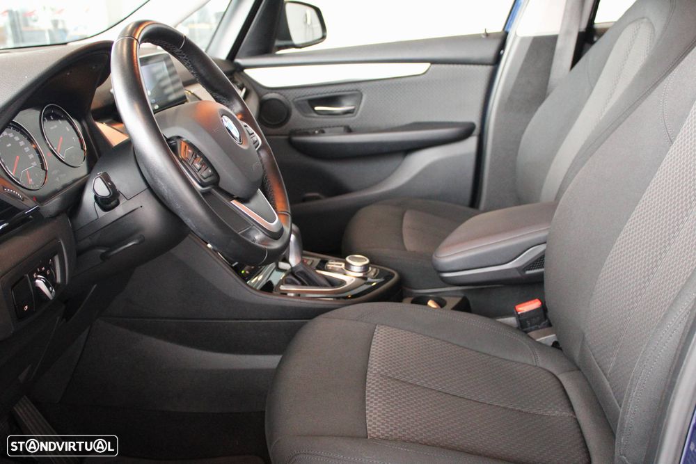 BMW 225xe Active Tourer - 13