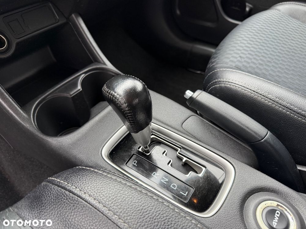 Mitsubishi Outlander - 11