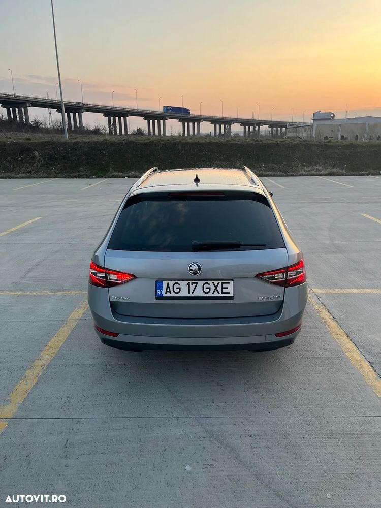Skoda Superb 2.0 TDI DSG Style - 10