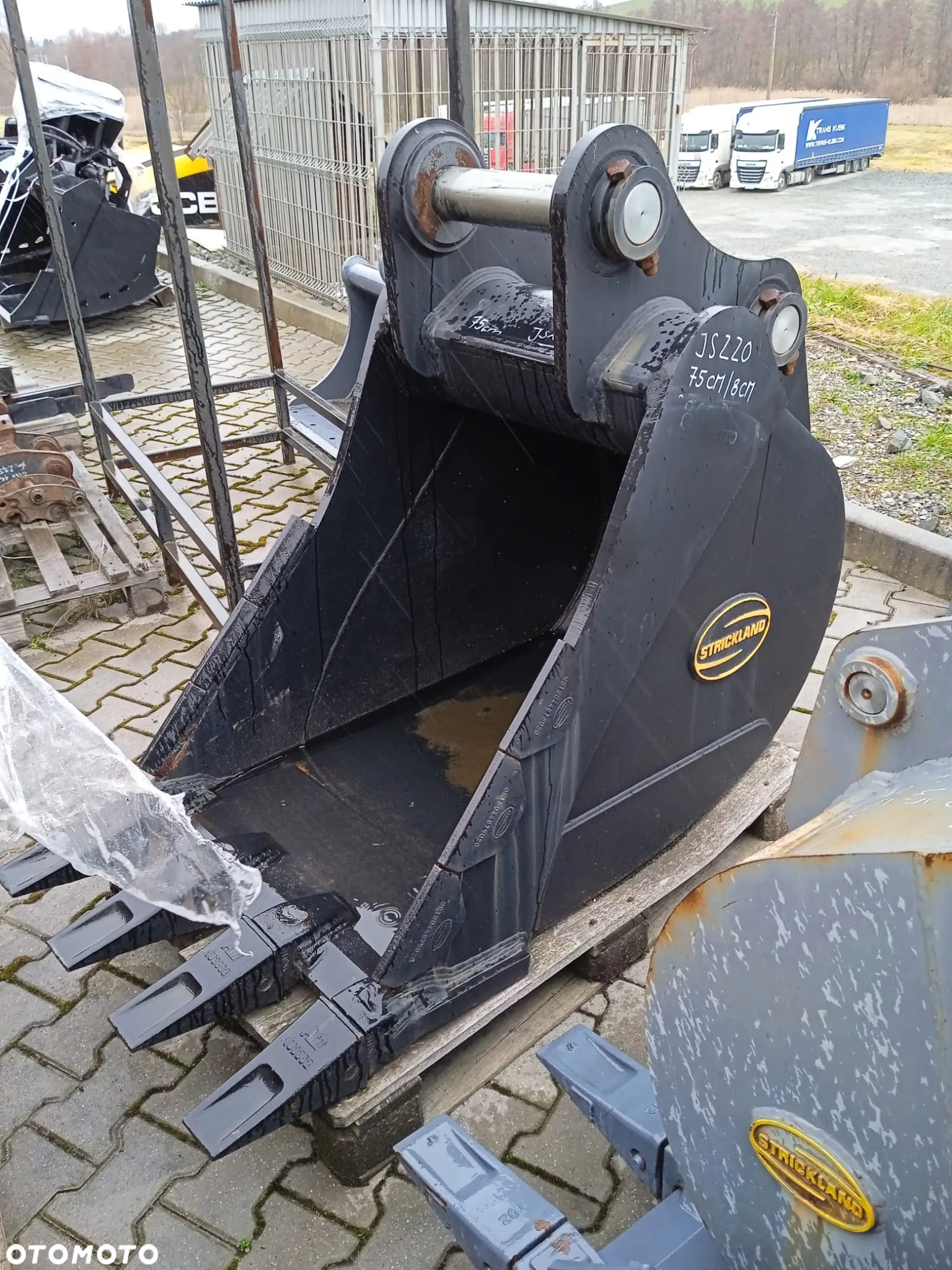 Łyżka Strickland JCB JS220 Hyundai Komatsu Volvo - 2