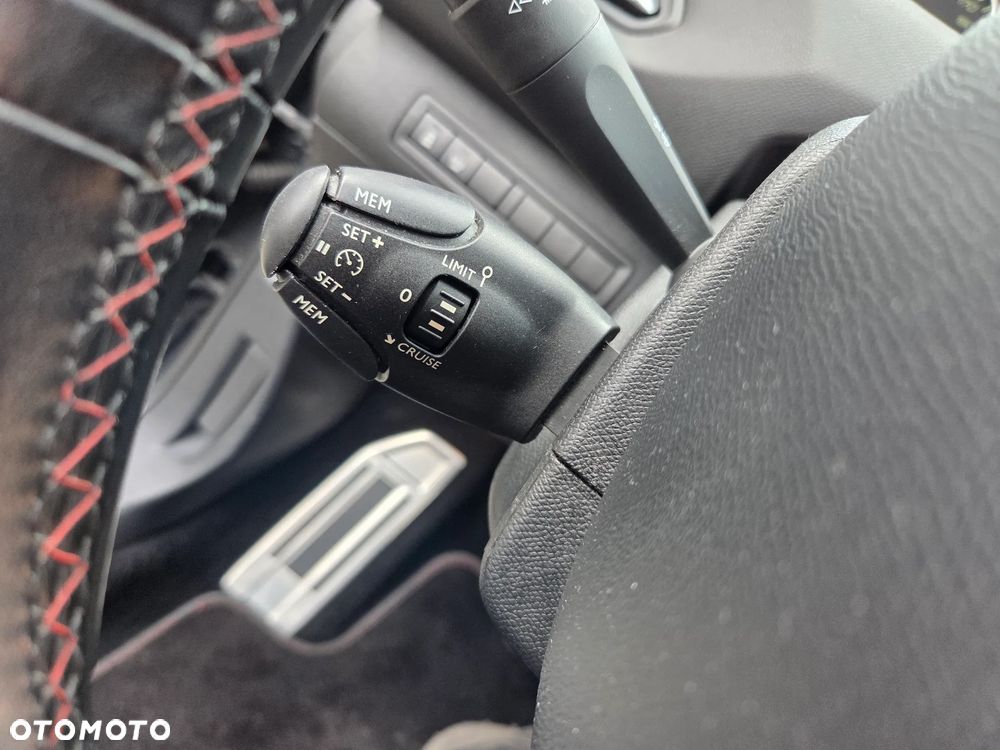Peugeot 308 BlueHDi 150 EAT6 Stop & Start GT-Line Edition - 24