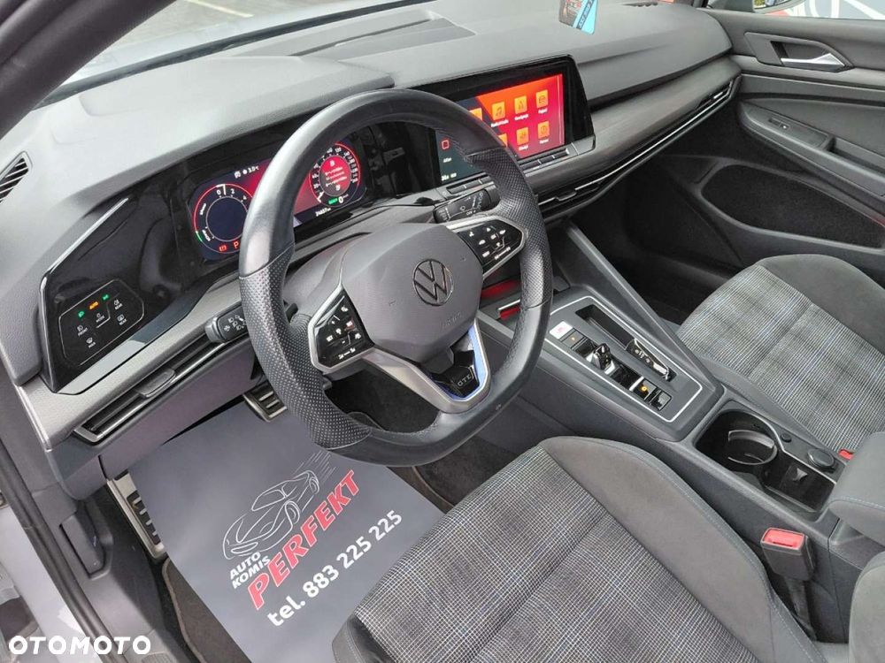 Volkswagen Golf - 11