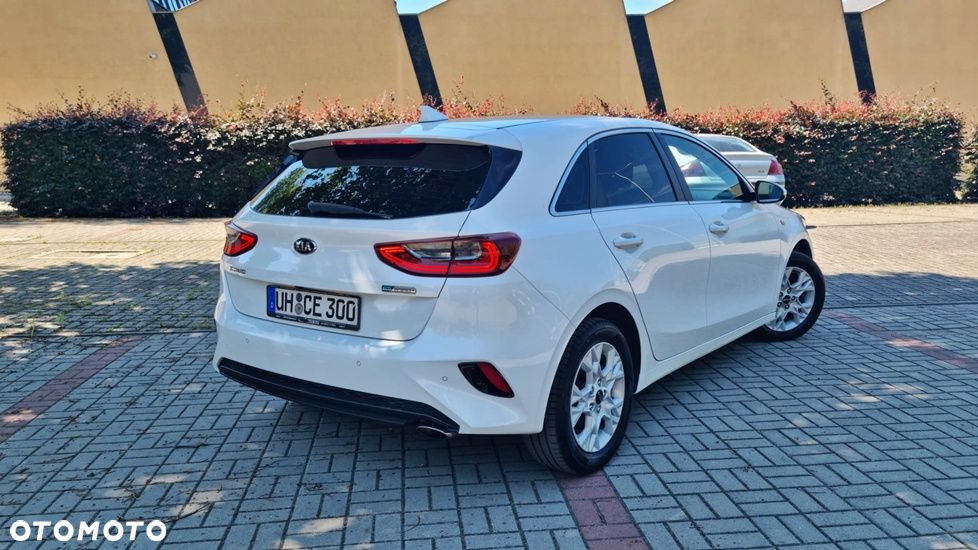 Kia Ceed 1.6 CRDi mHEV L Business Line - 4
