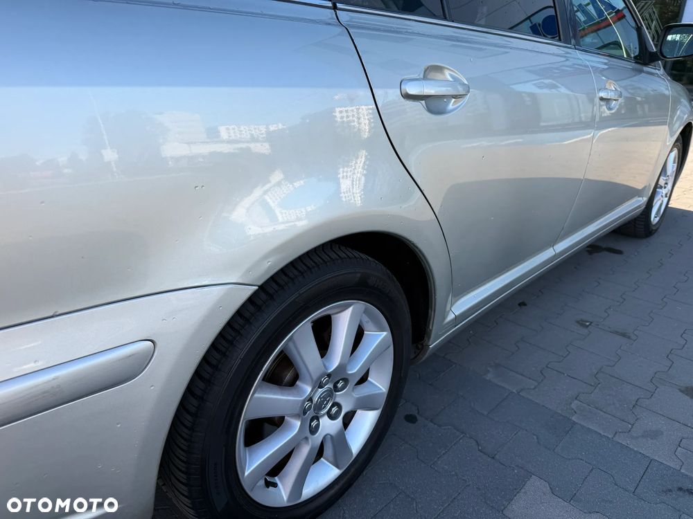 Toyota Avensis 1.8 VVT-i Automatik Sol - 13