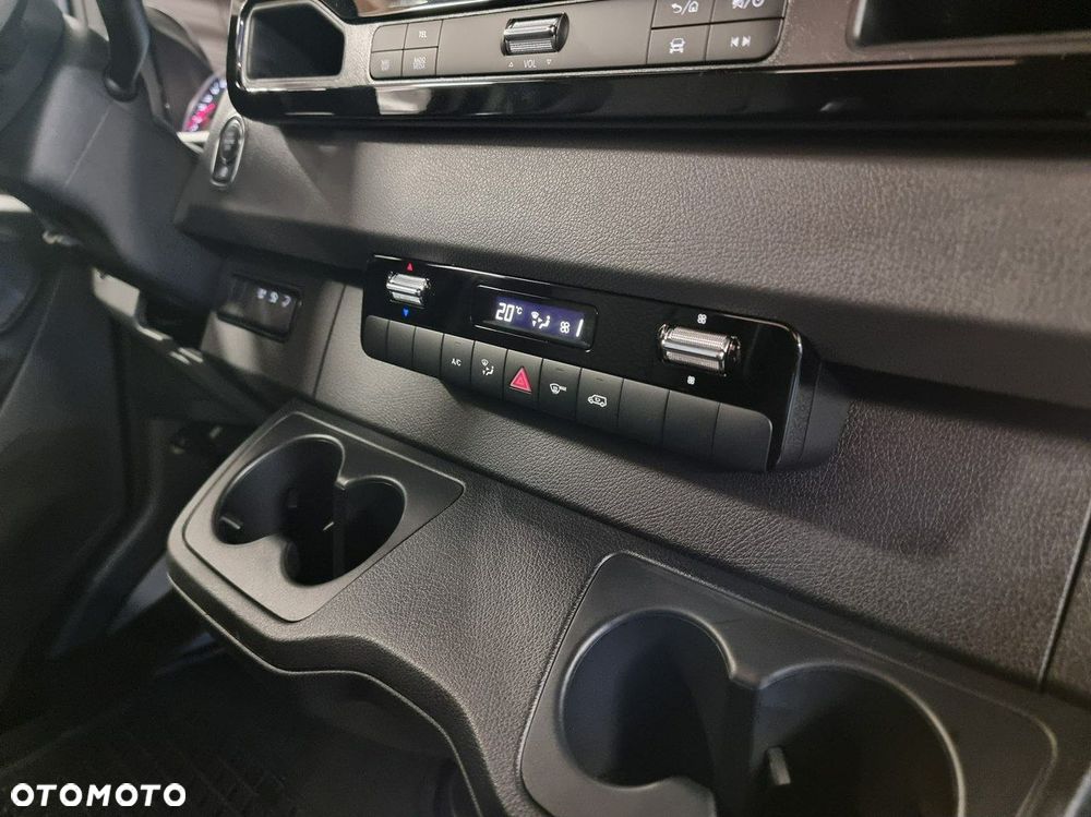 Mercedes-Benz Sprinter - 22