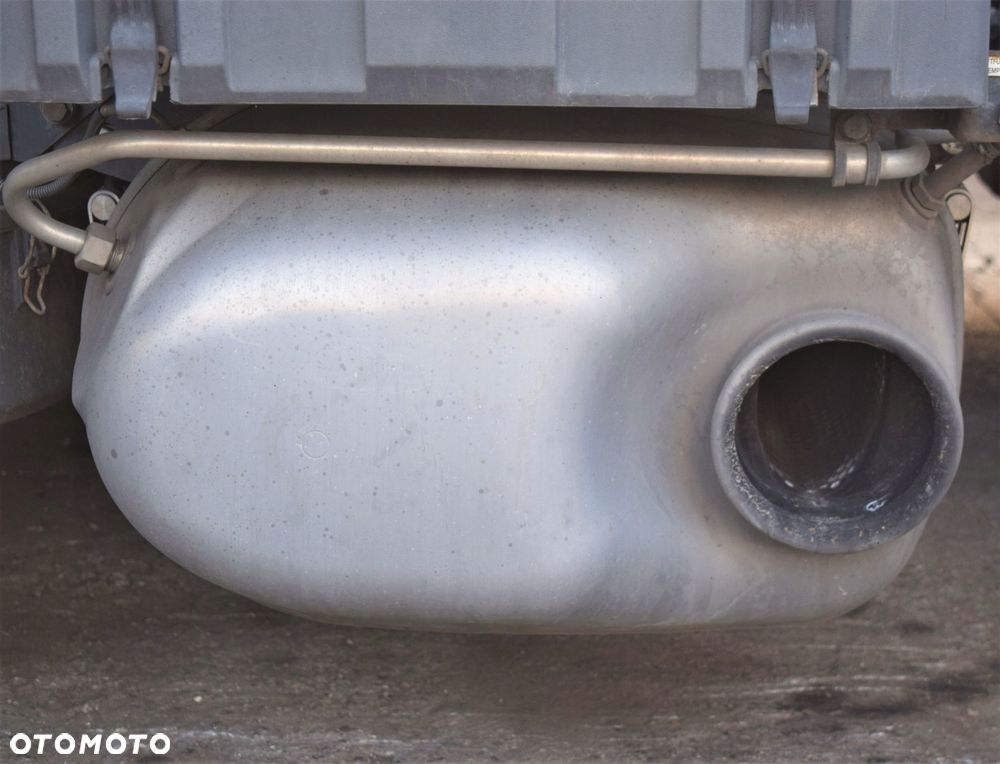 WYDECH IVECO STRALIS EURO 5 ORYGINAŁ - 1