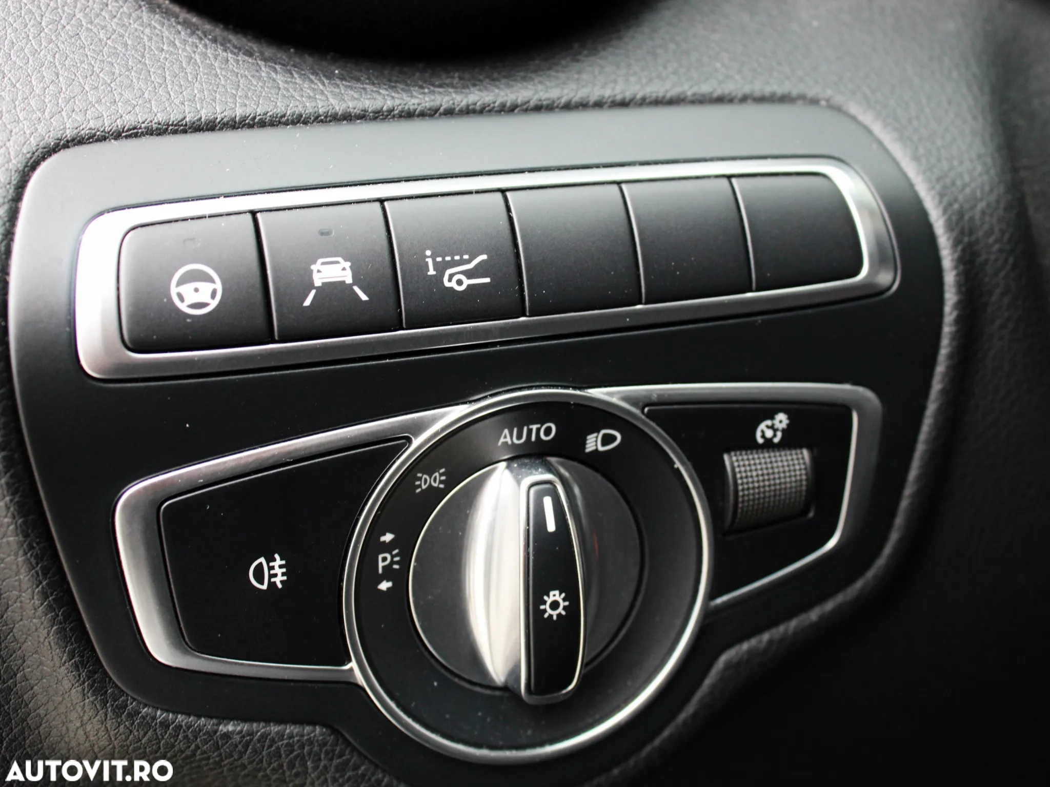 Mercedes-Benz C 220 d 4Matic T 9G-TRONIC AMG Line - 26