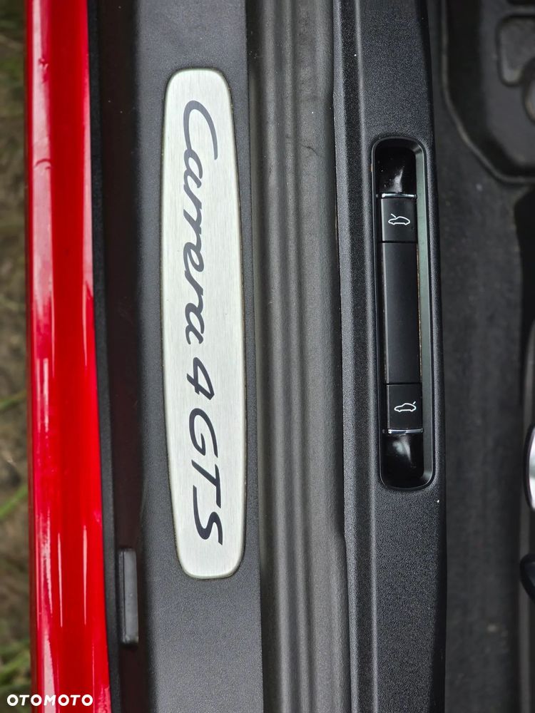 Porsche Carrera GT - 18
