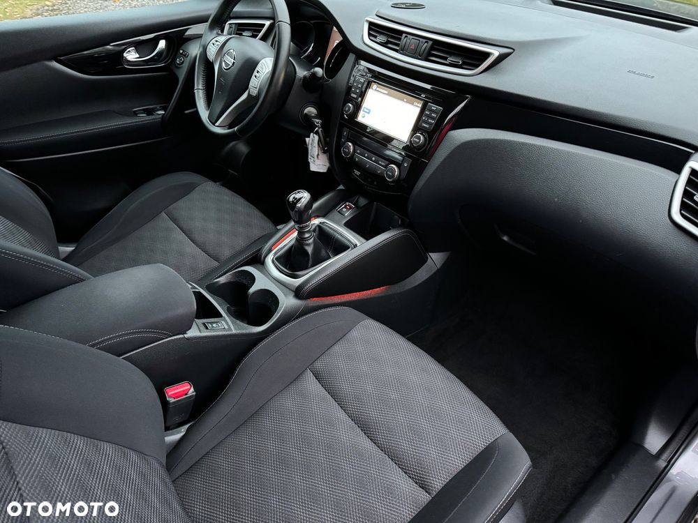 Nissan Qashqai 1.6 DCi N-Connecta - 9